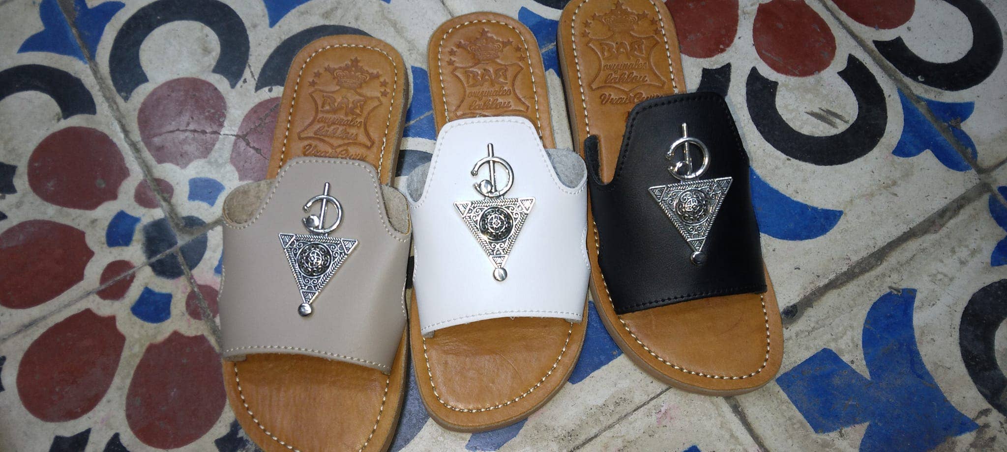 Sandalias con la mano de Fatima